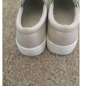 mia zori slip on sneaker